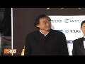  여우주연상 윤정희 깁스한 채..