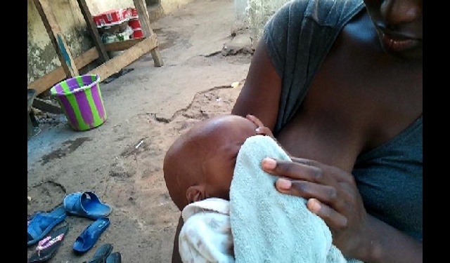 애기때 말라리로 많은고생을 하였지만 이제이렇게무럭무럭 자라서 이젠 초등학교에 간다