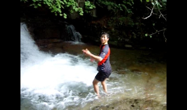  포함산 하산 길에 만수골 물놀이